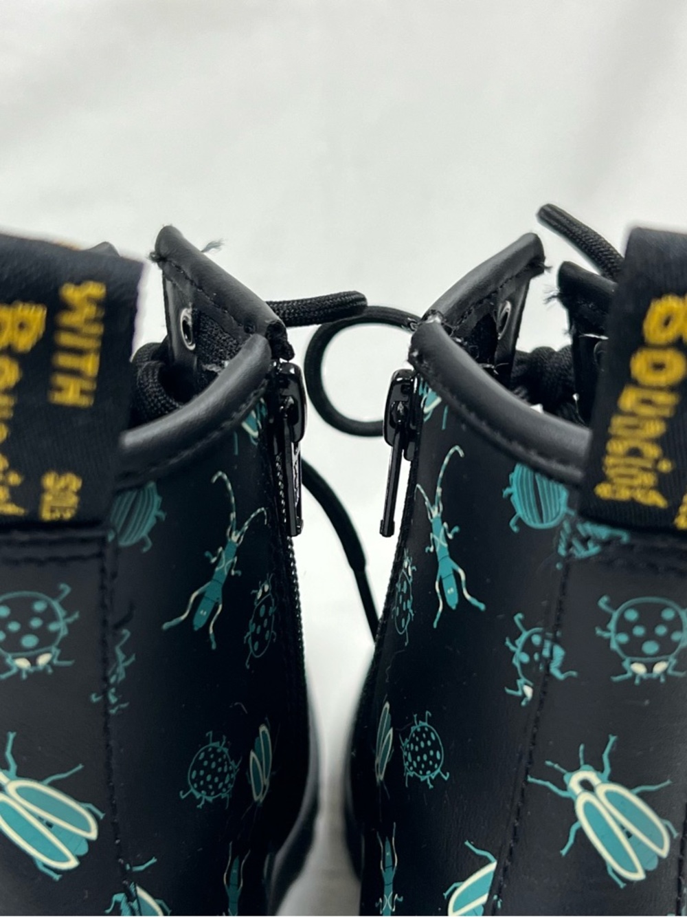 DR. MARTENS - Junior 1460 “Glow In The Dark Bugs” size 3 Lace Up Boots NWOT - Picture 6 of 11